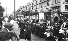 Pageant-of-heroes-Queens-Road.-1914.